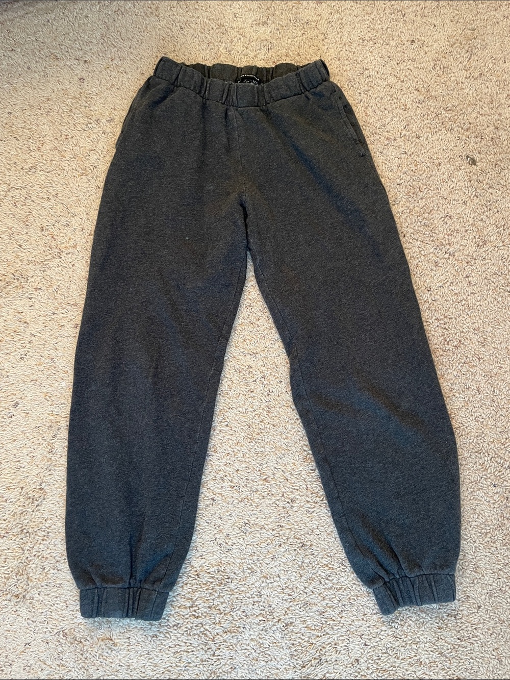 Brandy Melville Rosa Sweatpants – Dark Charcoal Grey Cuffed Joggers!
